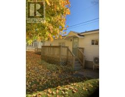 21 School Street, Falmouth, Ca