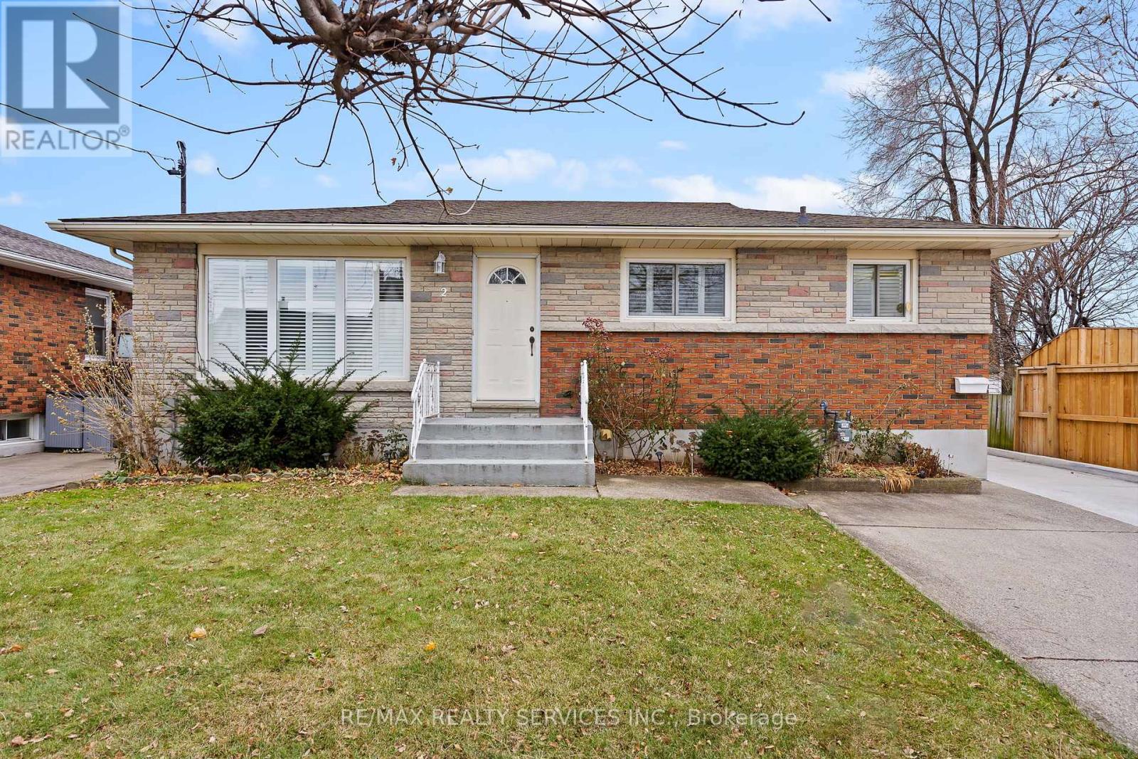 2 ANDERSON STREET, st. catharines, Ontario