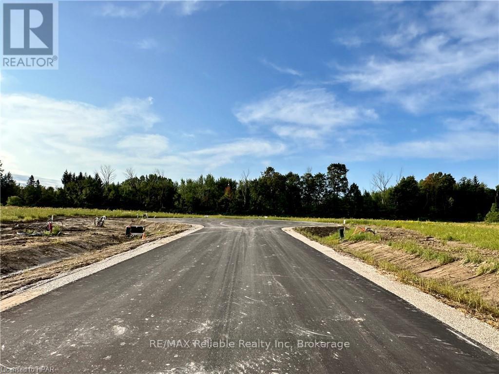 77498 Brymik Avenue S, Central Huron (Goderich Twp), Ontario  N0M 1G0 - Photo 6 - X10780737