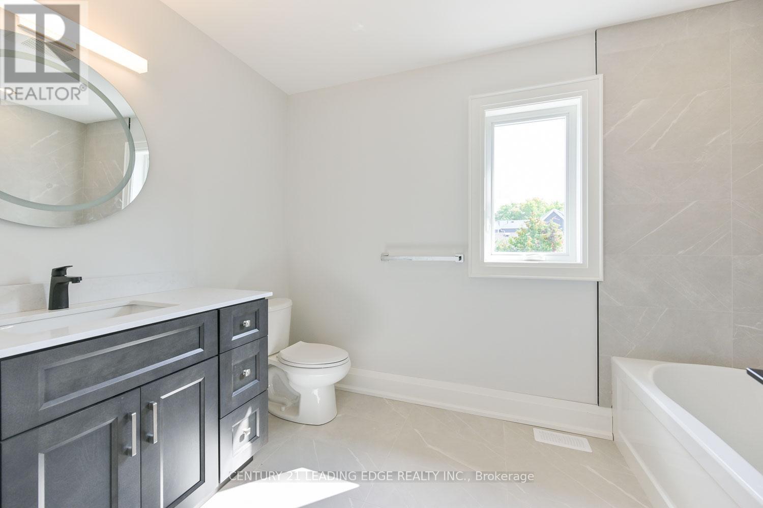 826 Montsell Avenue, Georgina, Ontario  L0E 1S0 - Photo 35 - N11880720