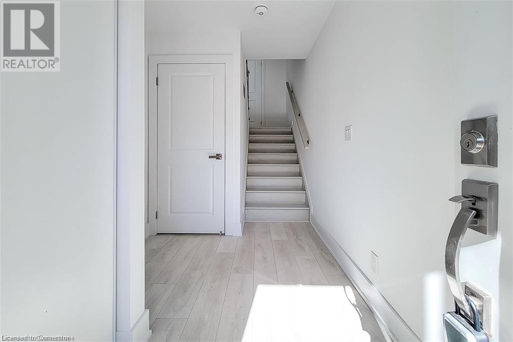 5451 Lakeshore Road Unit# 4, Burlington, Ontario  L7L 1E1 - Photo 12 - 40683326