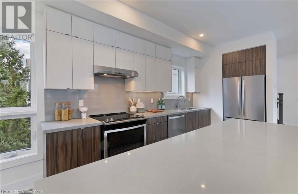 5451 Lakeshore Road Unit# 4, Burlington, Ontario  L7L 1E1 - Photo 3 - 40683326