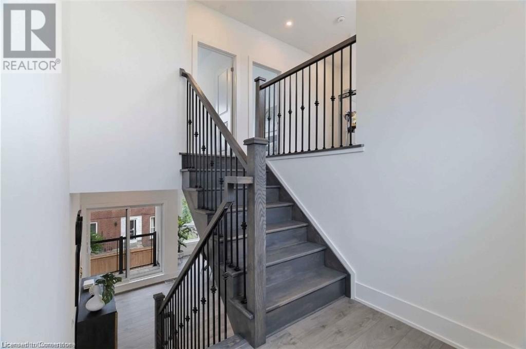5451 Lakeshore Road Unit# 4, Burlington, Ontario  L7L 1E1 - Photo 7 - 40683326