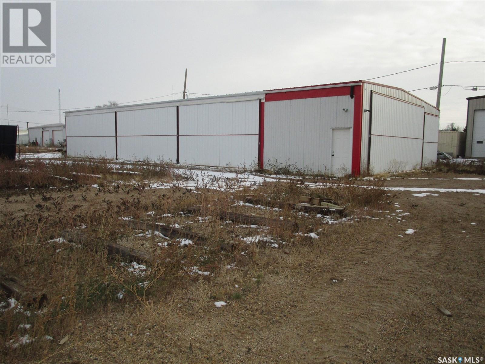114 7th Avenue W, Gravelbourg, Saskatchewan  S0H 1X0 - Photo 3 - SK988816