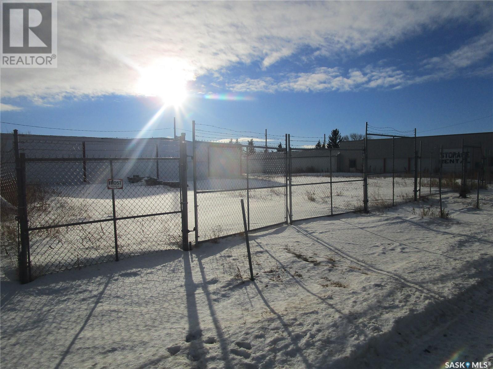 114 7th Avenue W, Gravelbourg, Saskatchewan  S0H 1X0 - Photo 18 - SK988816