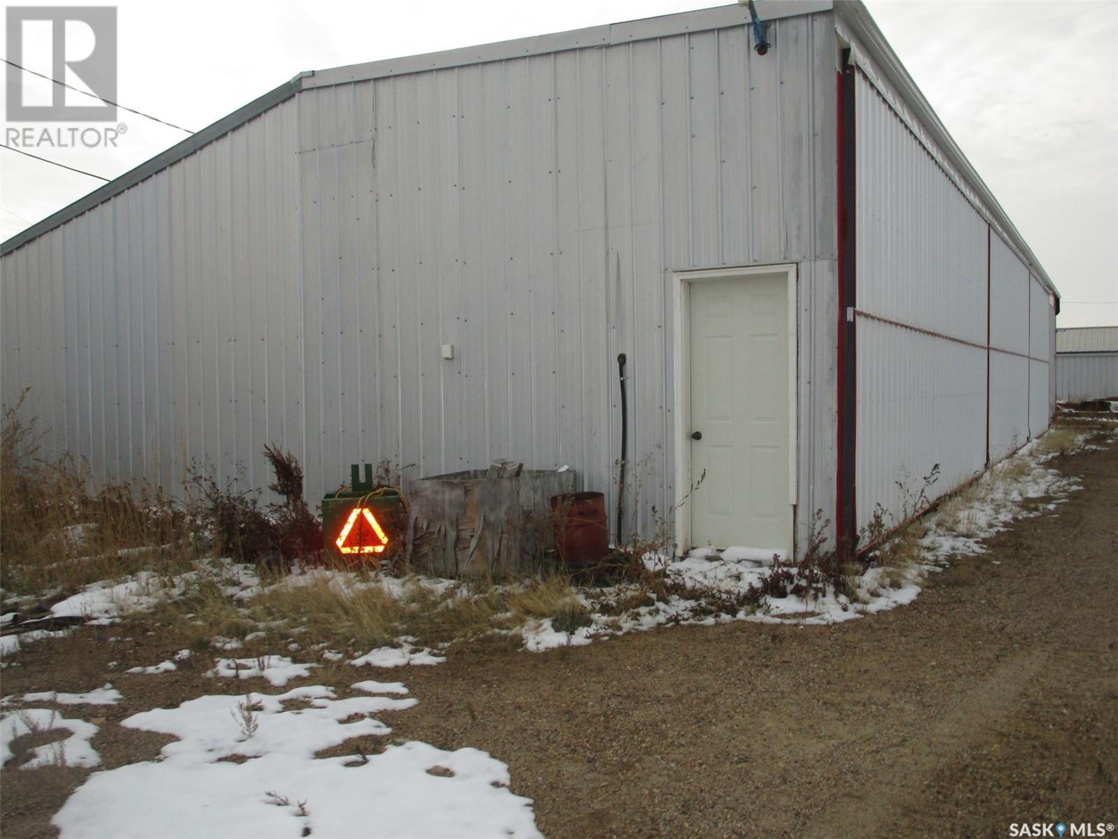 114 7th Avenue W, Gravelbourg, Saskatchewan  S0H 1X0 - Photo 5 - SK988816