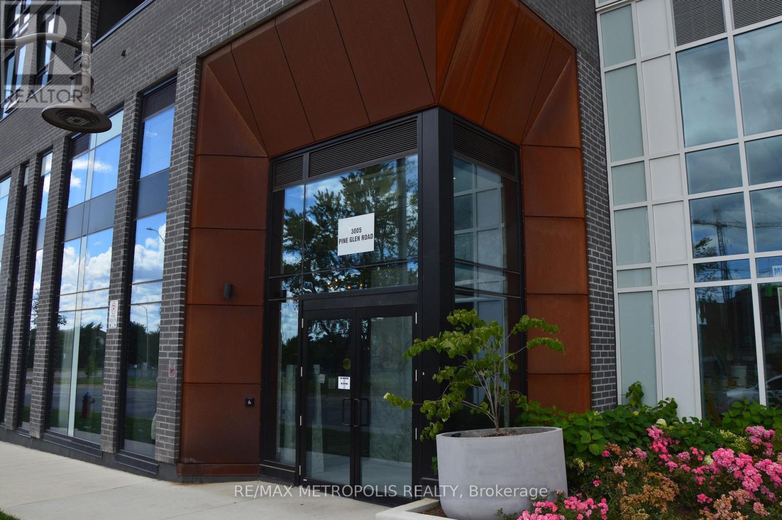Property at 508 - 3005 PINE GLEN ROAD image 4