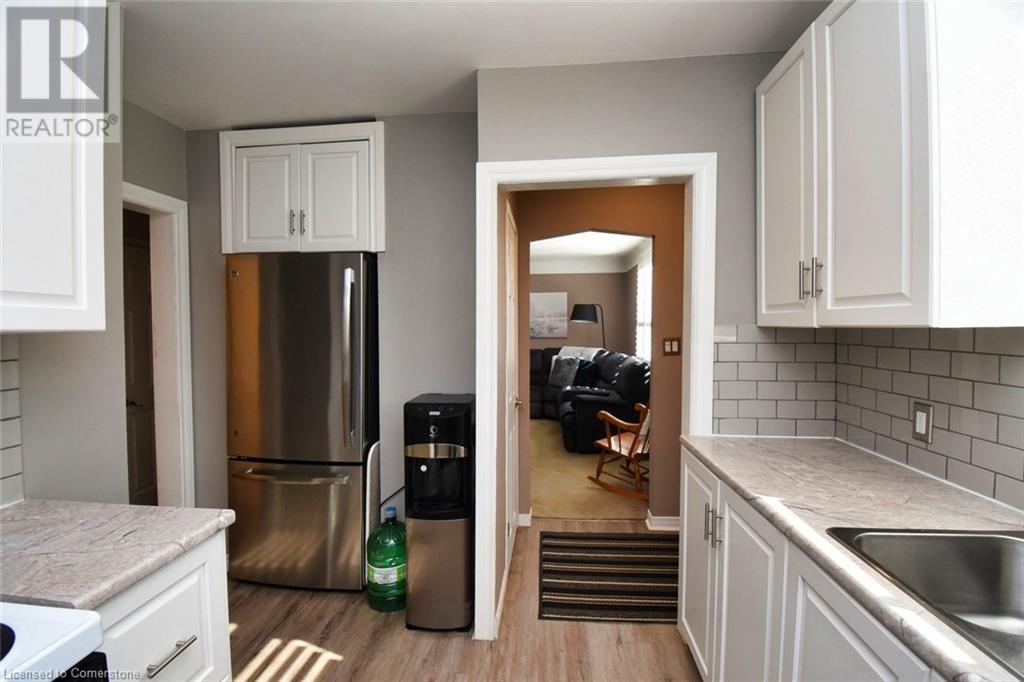 174 East 12th Street, Hamilton, Ontario  L9A 3X6 - Photo 12 - 40681512