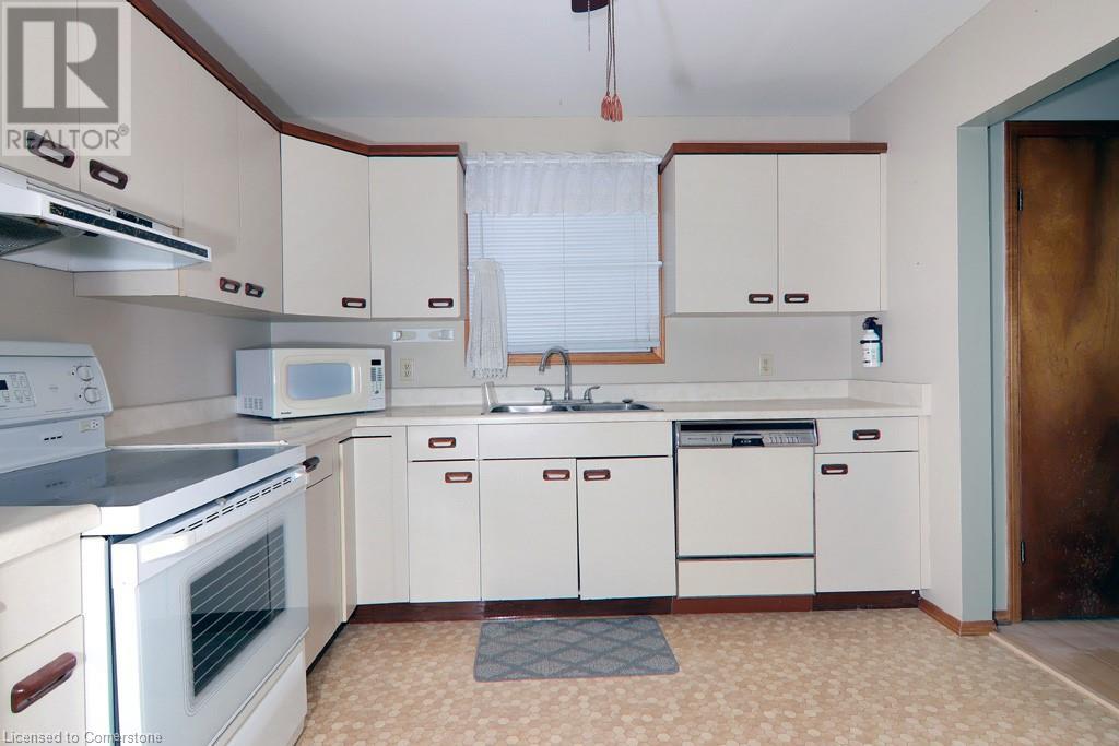 13 Cumming Street, St. Catharines, Ontario  L2S 1H6 - Photo 21 - 40683077