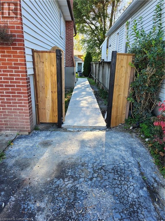 13 Cumming Street, St. Catharines, Ontario  L2S 1H6 - Photo 40 - 40683077