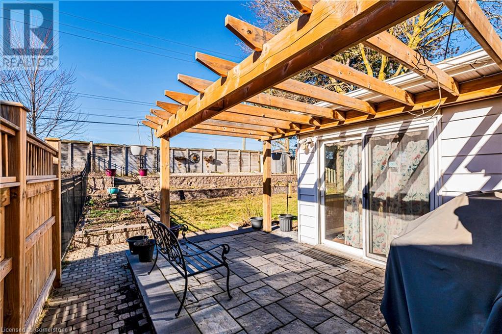 417 Stillmeadow Circle, Waterloo, Ontario  N2L 5M1 - Photo 10 - 40683155