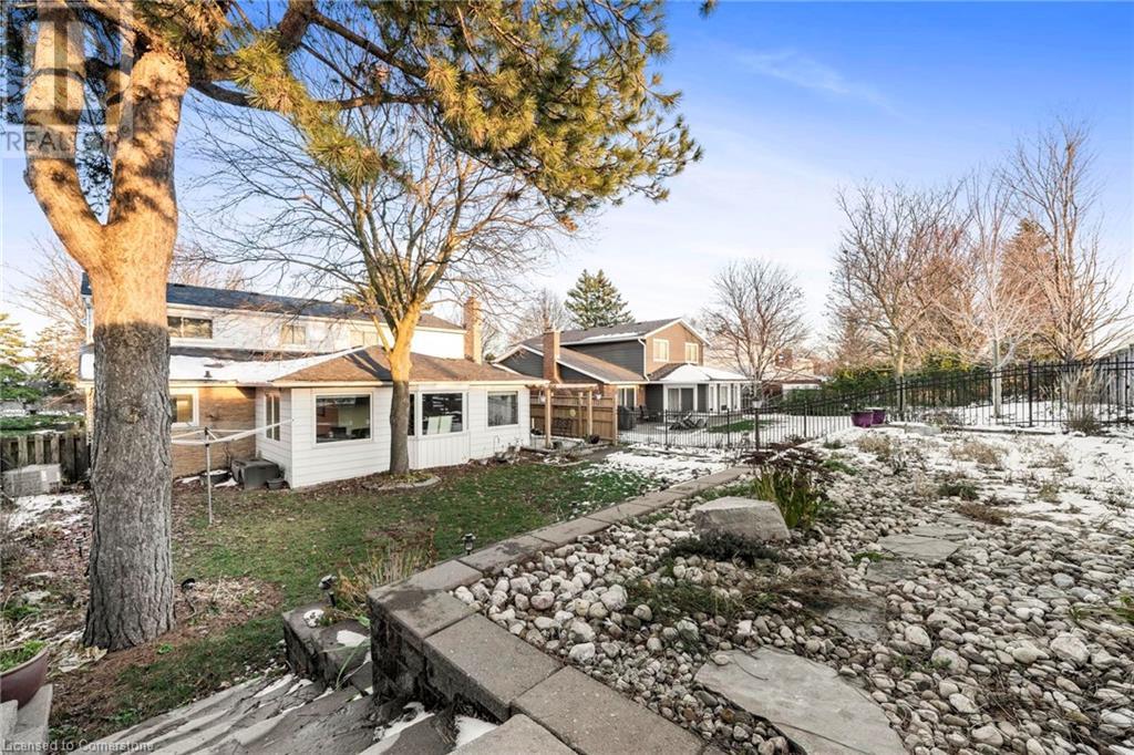 417 Stillmeadow Circle, Waterloo, Ontario  N2L 5M1 - Photo 5 - 40683155