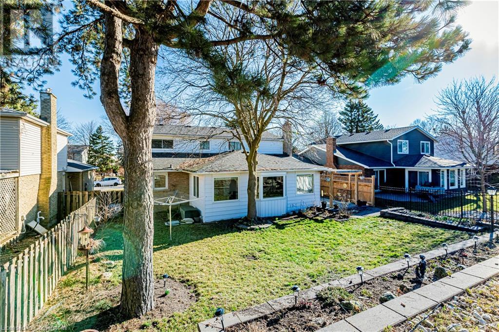 417 Stillmeadow Circle, Waterloo, Ontario  N2L 5M1 - Photo 9 - 40683155