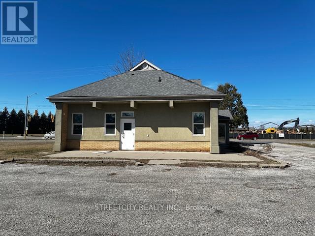 596 Mcnaughton Avenue, Chatham-Kent (Chatham), Ontario  N7L 4J6 - Photo 1 - X11881001
