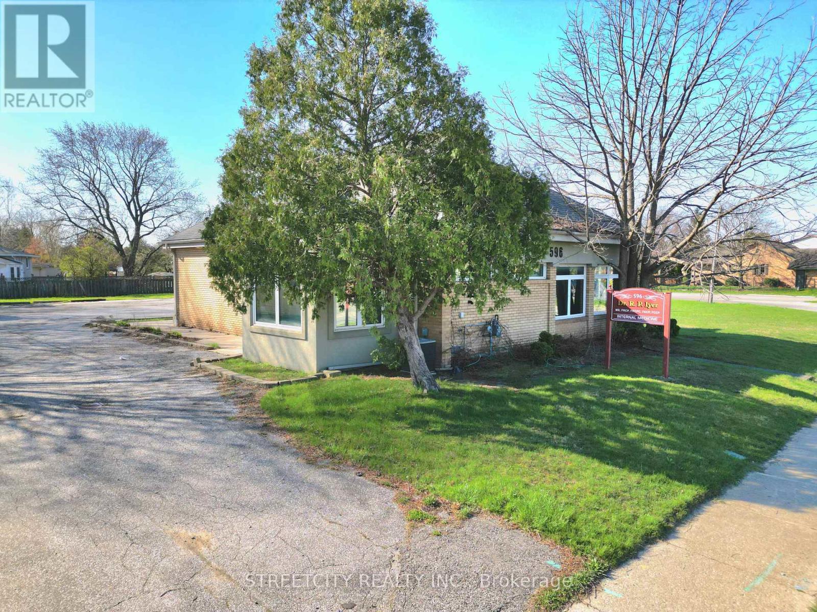 596 Mcnaughton Avenue, Chatham-Kent (Chatham), Ontario  N7L 4J6 - Photo 3 - X11881001