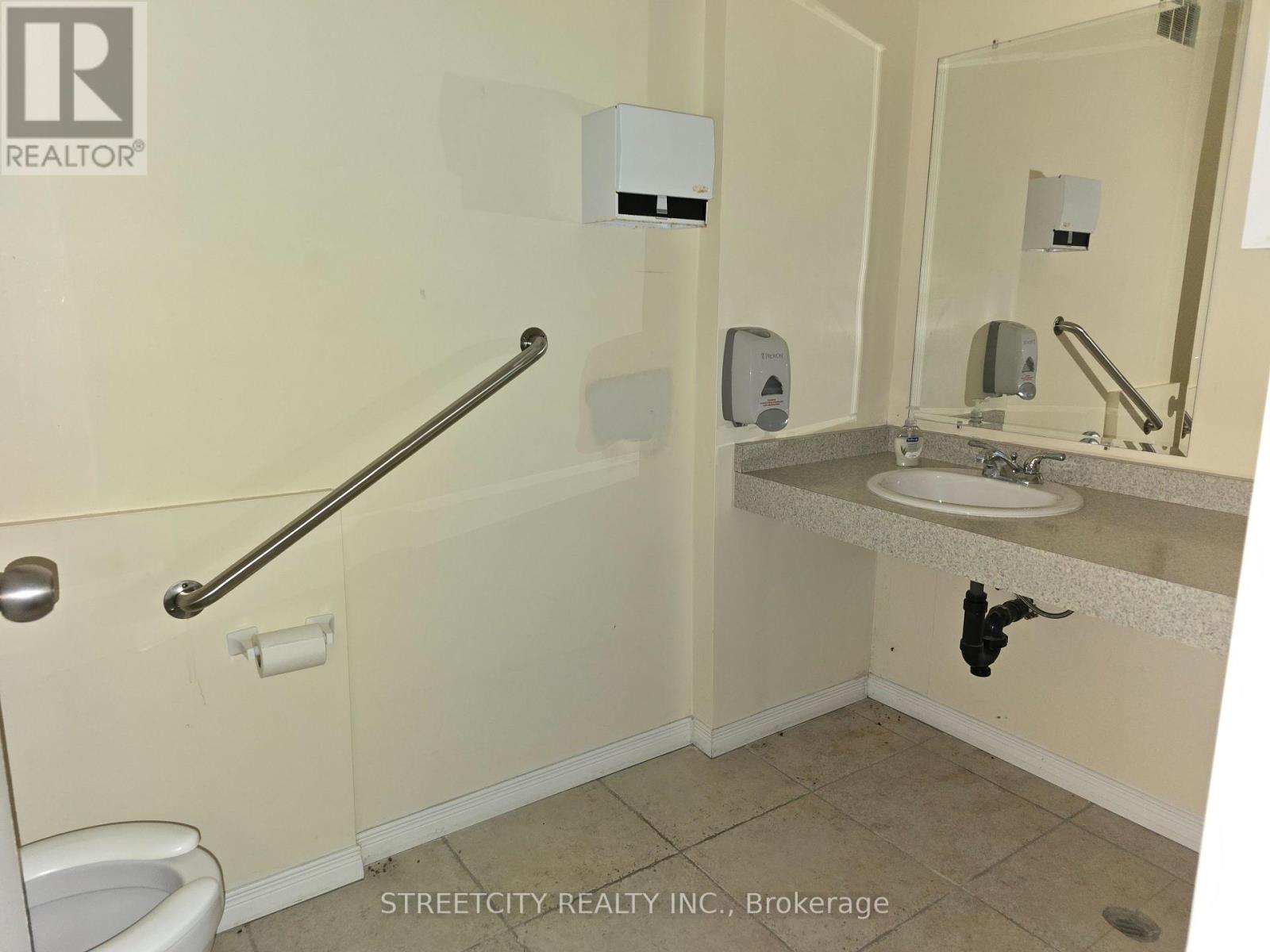596 Mcnaughton Avenue, Chatham-Kent (Chatham), Ontario  N7L 4J6 - Photo 4 - X11881001