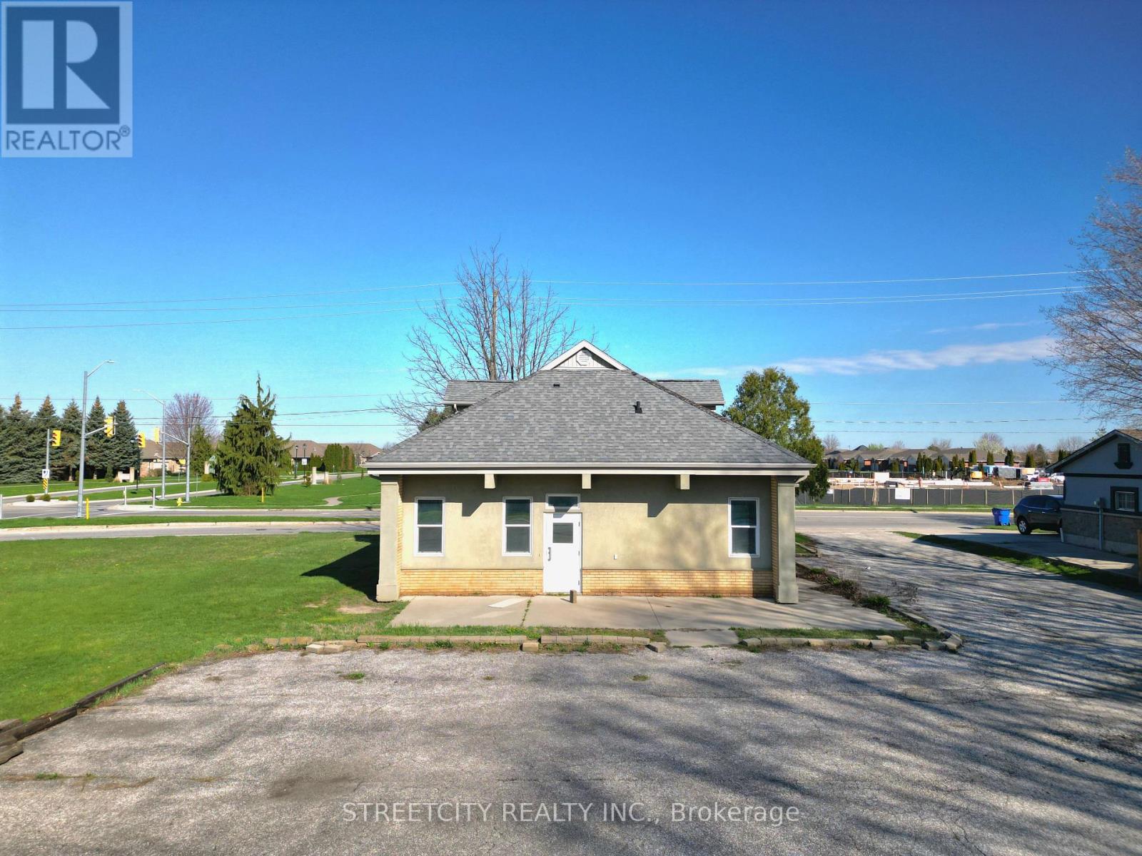 596 Mcnaughton Avenue, Chatham-Kent (Chatham), Ontario  N7L 4J6 - Photo 5 - X11881001