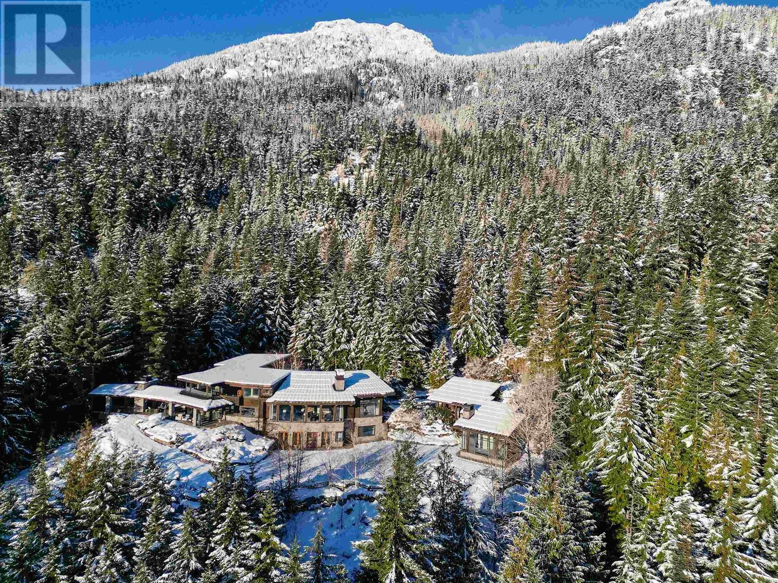 5476 Stonebridge Place, Whistler, British Columbia  V8E 0V9 - Photo 3 - R2916181