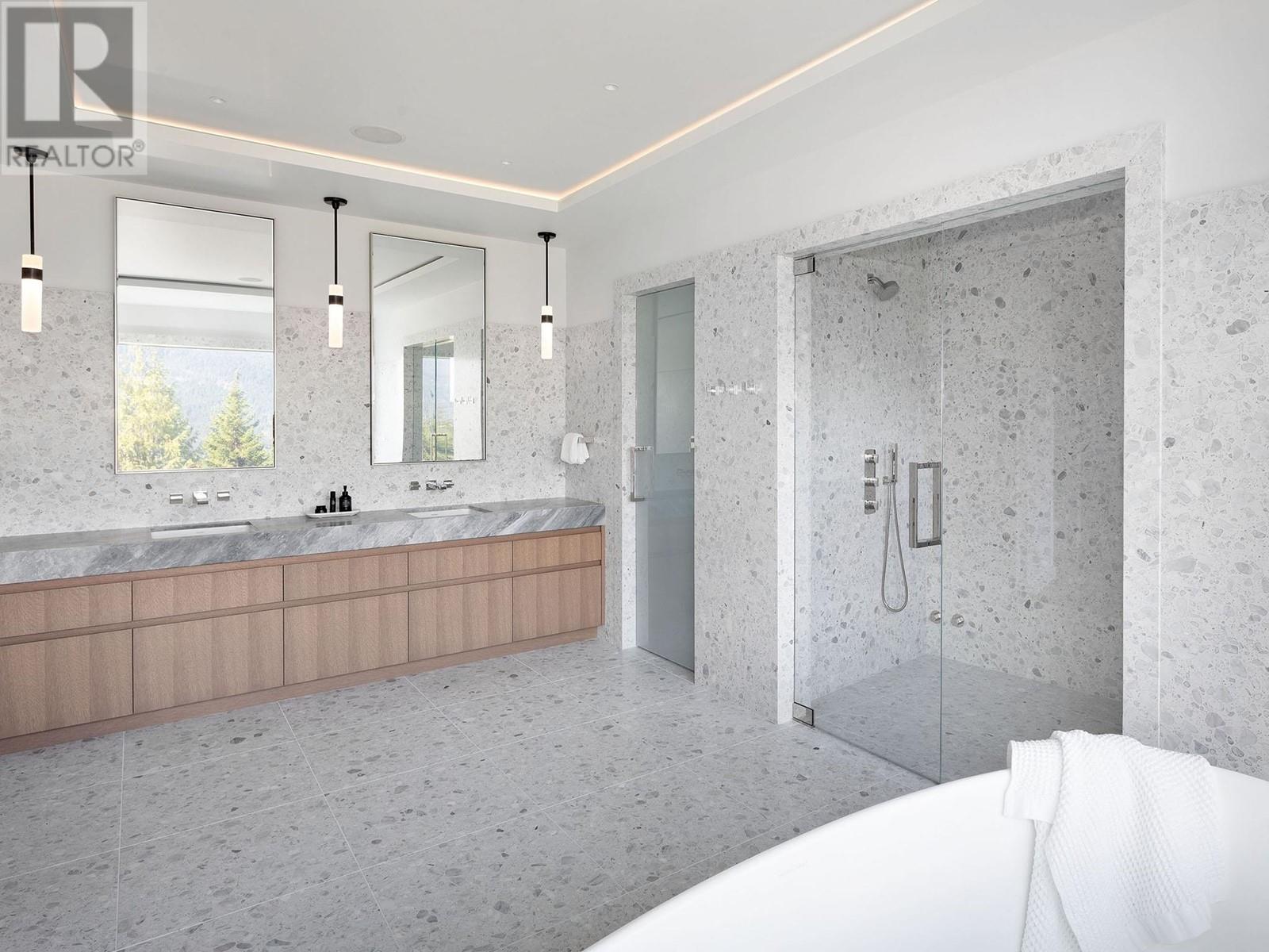 5476 Stonebridge Place, Whistler, British Columbia  V8E 0V9 - Photo 33 - R2916181
