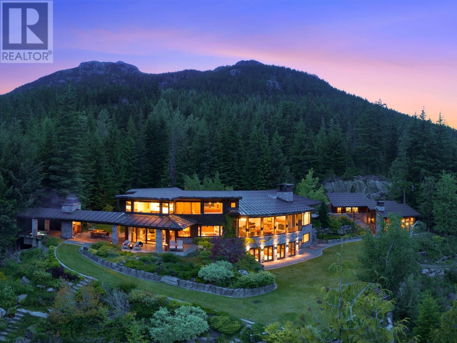 5476 Stonebridge Place, Whistler, British Columbia  V8E 0V9 - Photo 4 - R2916181