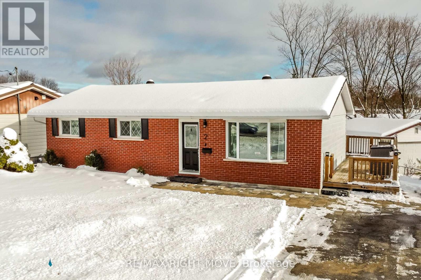 2 WALKER AVENUE, Orillia, Ontario