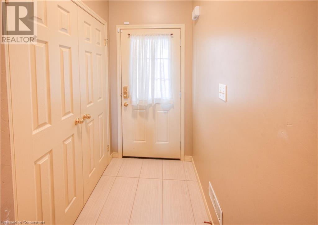 1389 Countrystone Drive, Kitchener, Ontario  N2N 3R8 - Photo 4 - 40683374