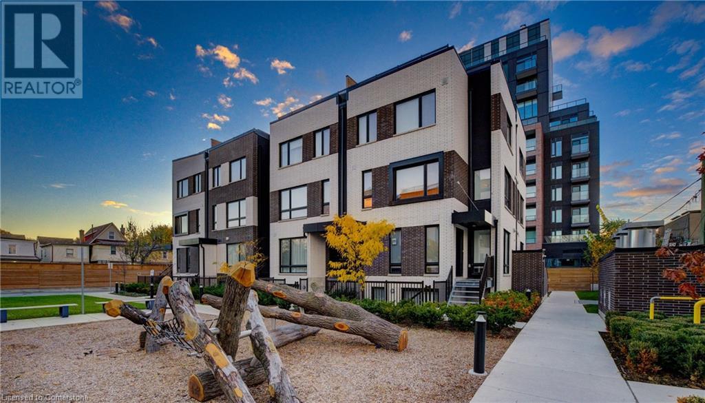 10 Ed Clark Gardens Unit# 14, Toronto, Ontario  M6N 0B5 - Photo 2 - 40681442