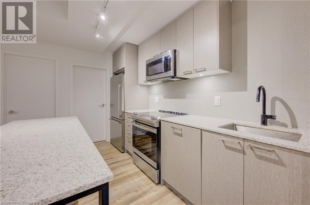 10 Ed Clark Gardens Unit# 14, Toronto, Ontario  M6N 0B5 - Photo 8 - 40681442