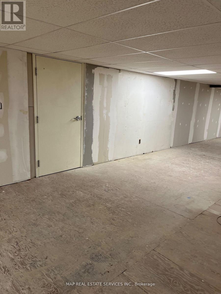 Bsmt. - 3832 Bloor Street W, Toronto, Ontario  M9B 1L1 - Photo 3 - W11881079