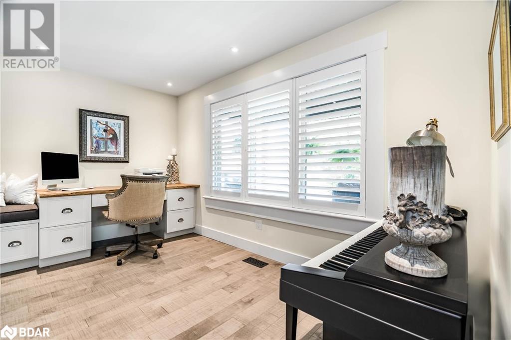 92 Nelson Street, Barrie, Ontario  L4M 4K5 - Photo 15 - 40660891