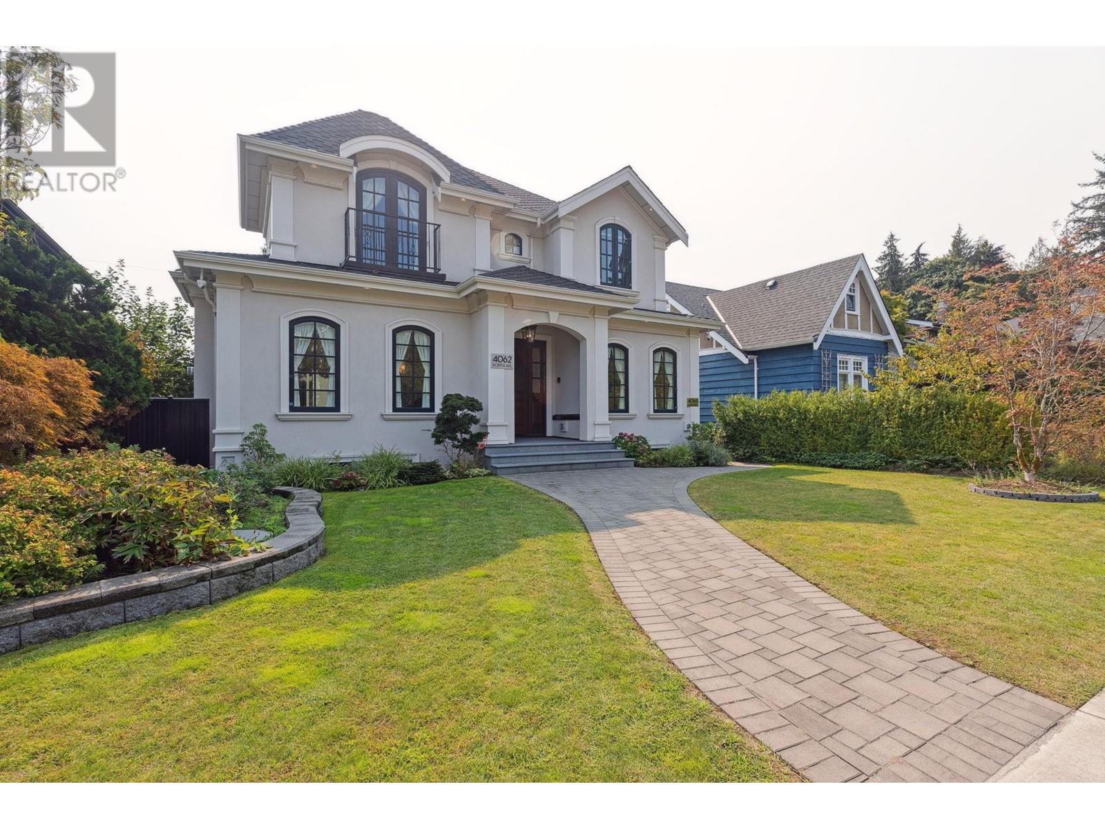Listing Picture 32 of 33 : 4062 W 39TH AVENUE, Vancouver / 溫哥華 - 魯藝地產 Yvonne Lu Group - MLS Medallion Club Member