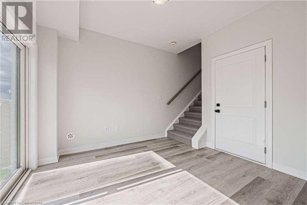 155 Equestrian Way Unit# 98, Cambridge, Ontario  N3E 0E8 - Photo 12 - 40679920