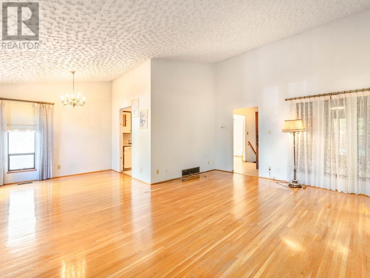4470 Albert Street, Burnaby, British Columbia  V5C 2G2 - Photo 4 - R2948716