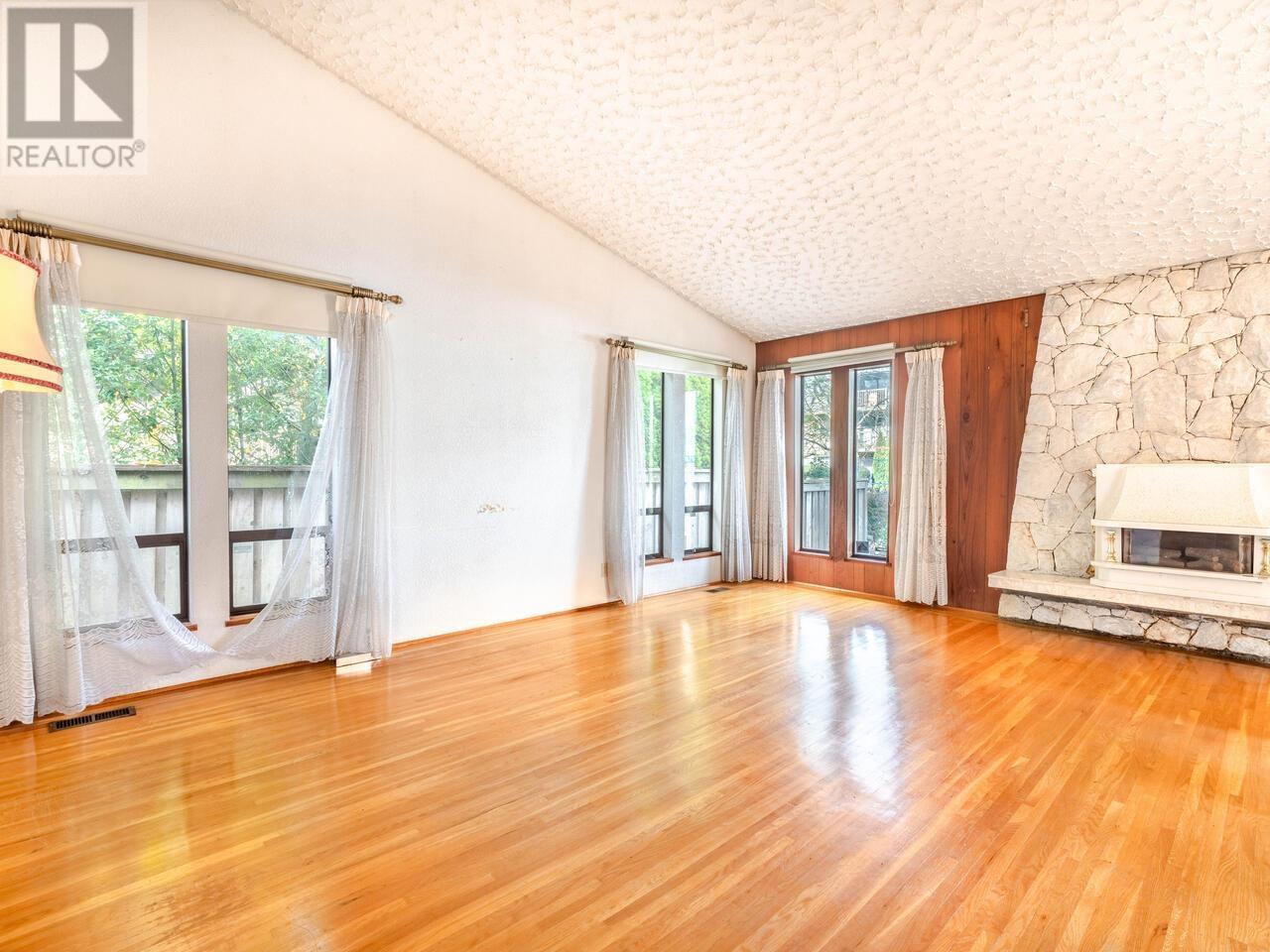 4470 Albert Street, Burnaby, British Columbia  V5C 2G2 - Photo 3 - R2948716