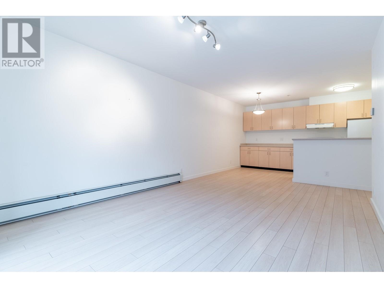 201 1033 St. Georges Avenue, North Vancouver, British Columbia V7L 3H5 - Photo 21 - R2948099