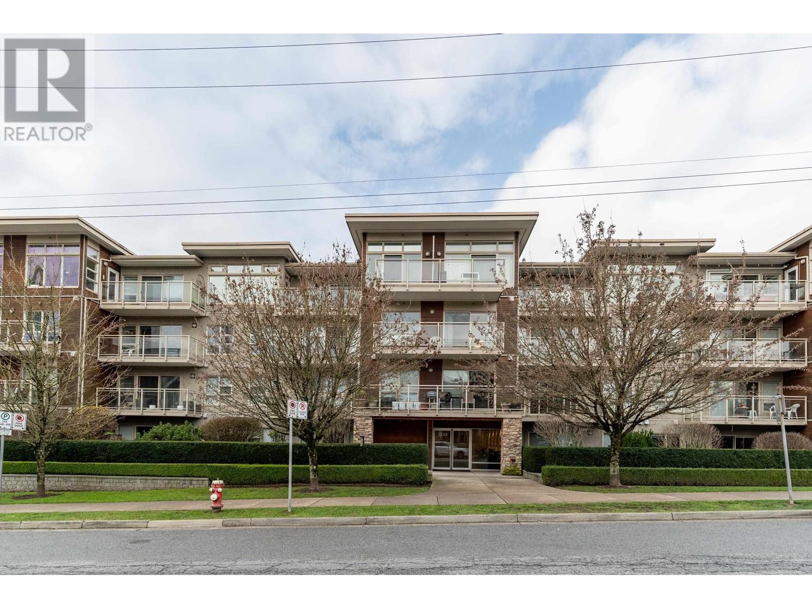 201 1033 St. Georges Avenue, North Vancouver, British Columbia V7L 3H5 - Photo 5 - R2948099