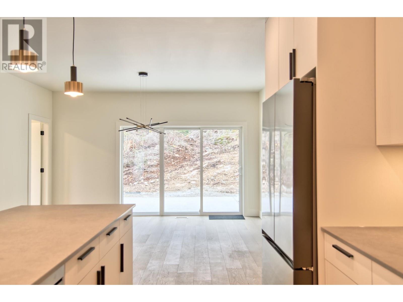 5409 Stellar Way, Sechelt, British Columbia  V7Z 0M1 - Photo 13 - R2884986