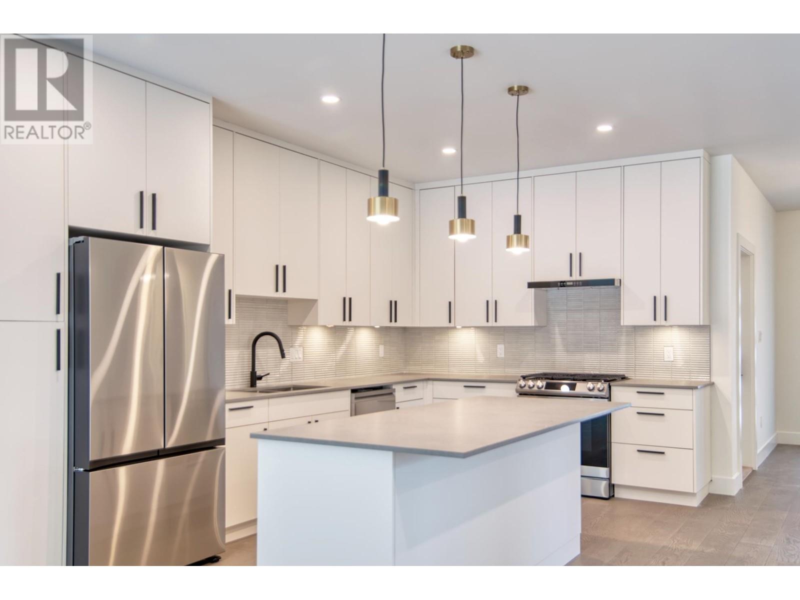 5409 Stellar Way, Sechelt, British Columbia  V7Z 0M1 - Photo 14 - R2884986