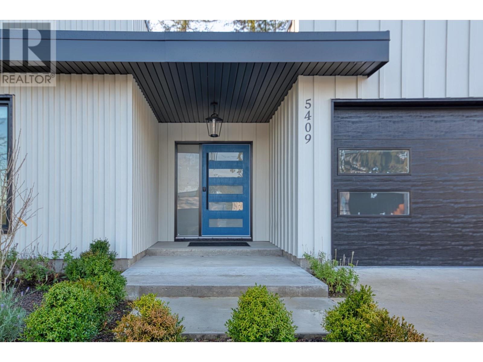 5409 Stellar Way, Sechelt, British Columbia  V7Z 0M1 - Photo 5 - R2884986