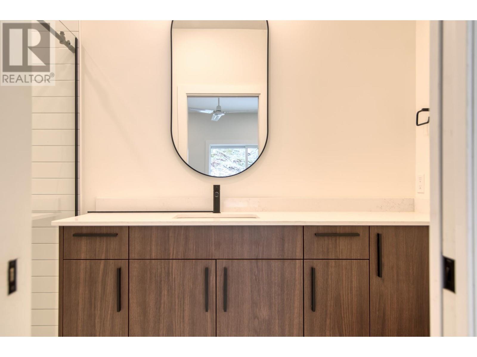 5409 Stellar Way, Sechelt, British Columbia  V7Z 0M1 - Photo 29 - R2884986