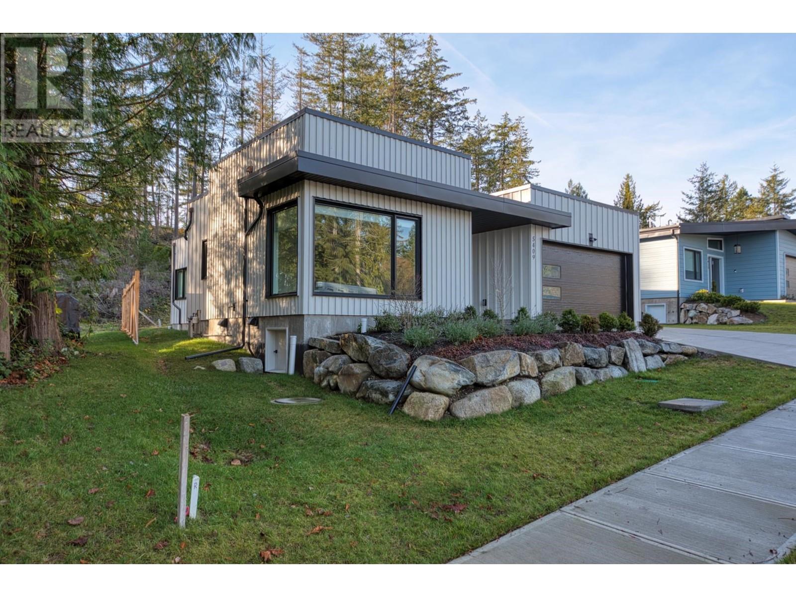 5409 Stellar Way, Sechelt, British Columbia  V7Z 0M1 - Photo 36 - R2884986