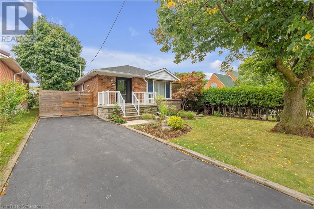 10 Warren Avenue, Hamilton, Ontario  L9A 3C6 - Photo 2 - 40683192
