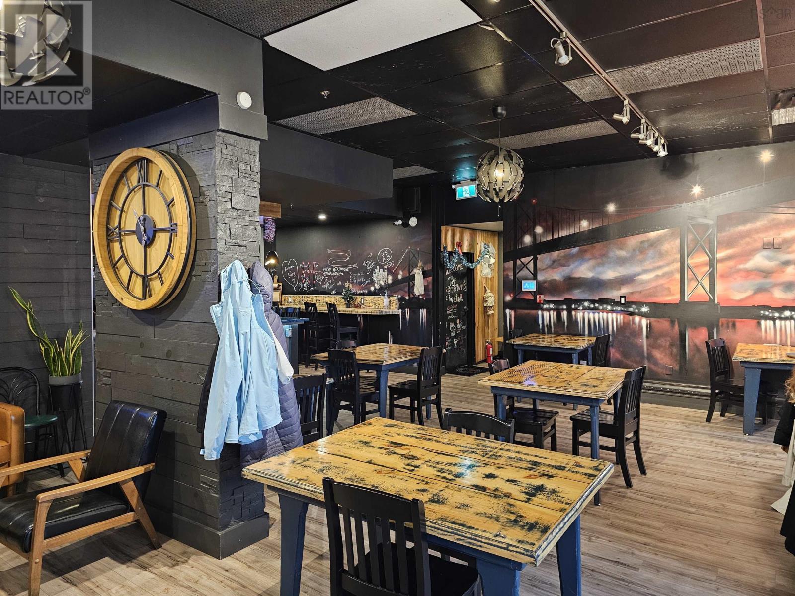 District 5 Bar & Grill, 65 King Street, Dartmouth, Nova Scotia  B2Y 4C2 - Photo 16 - 202427785