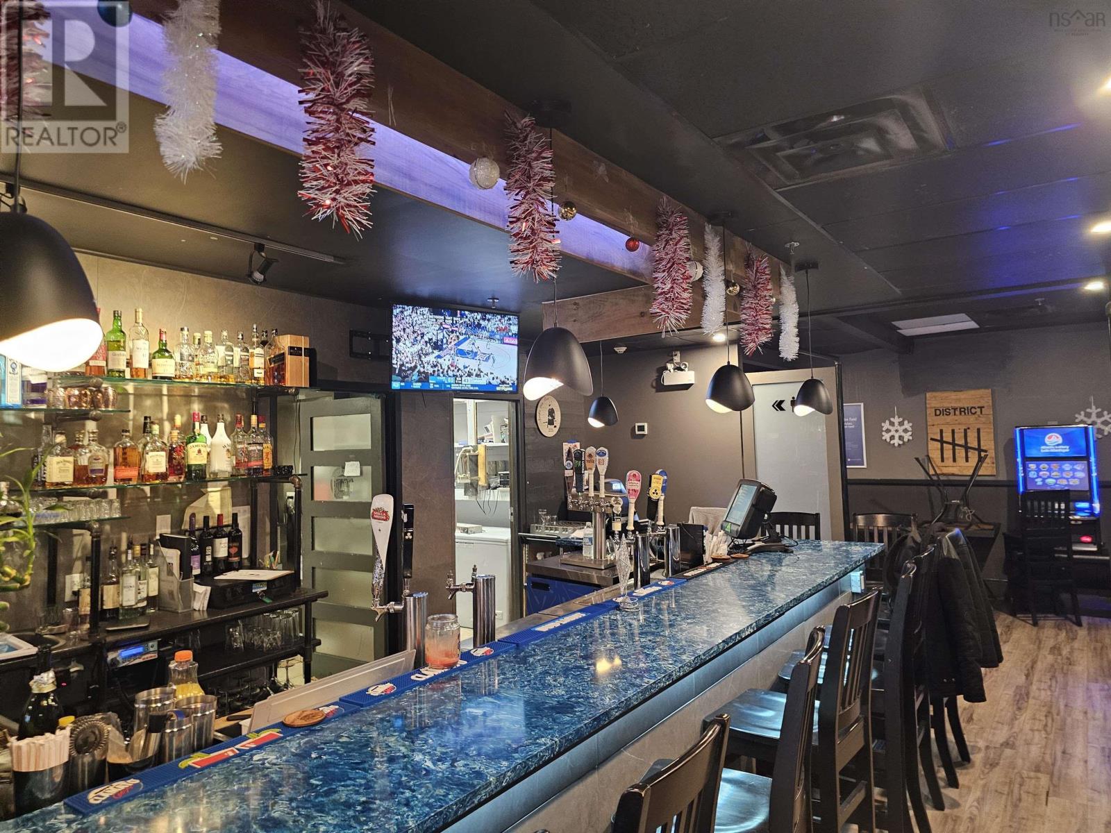 District 5 Bar & Grill, 65 King Street, Dartmouth, Nova Scotia  B2Y 4C2 - Photo 19 - 202427785