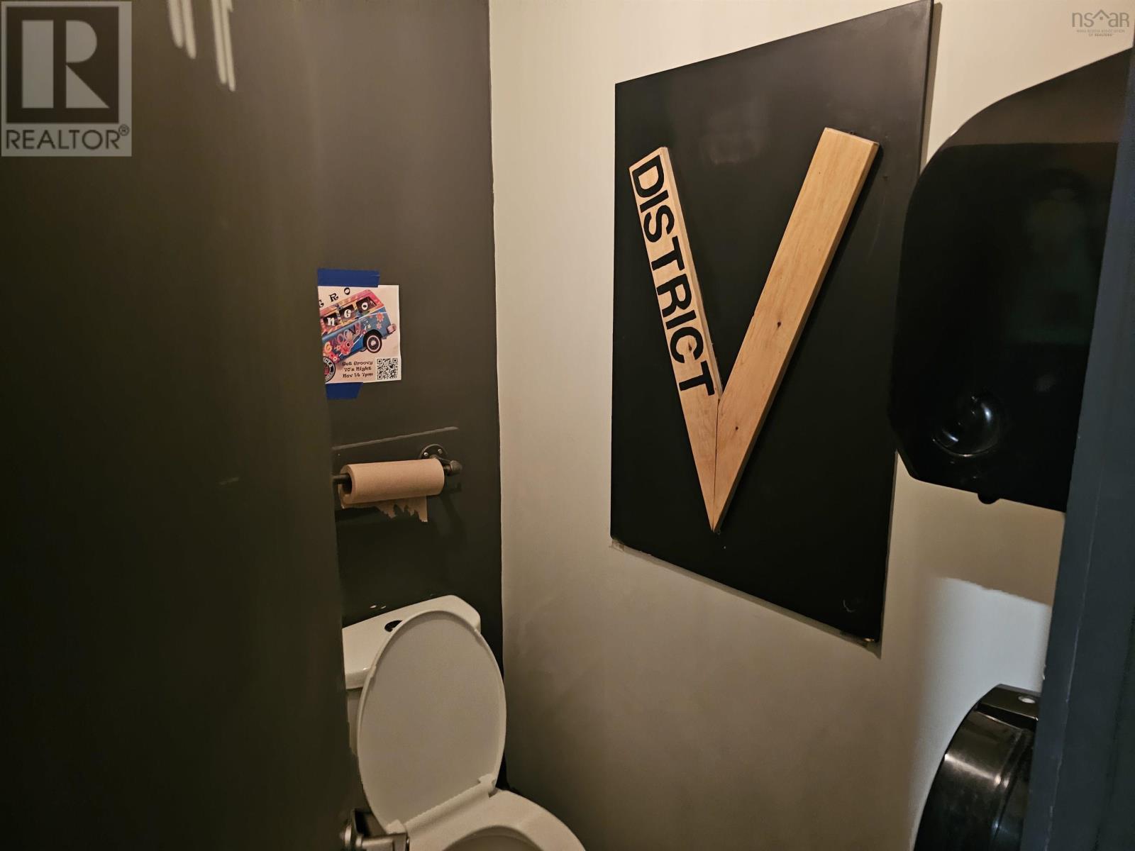 District 5 Bar & Grill, 65 King Street, Dartmouth, Nova Scotia  B2Y 4C2 - Photo 20 - 202427785