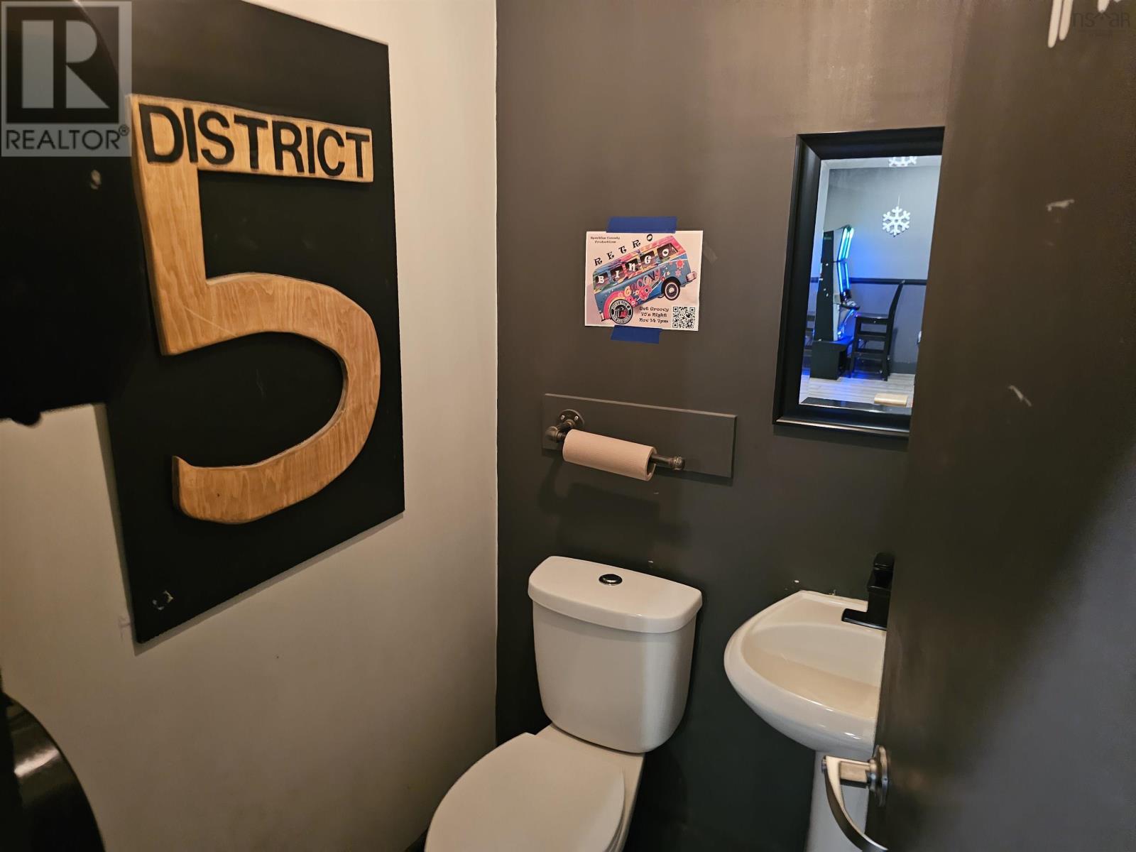 District 5 Bar & Grill, 65 King Street, Dartmouth, Nova Scotia  B2Y 4C2 - Photo 21 - 202427785