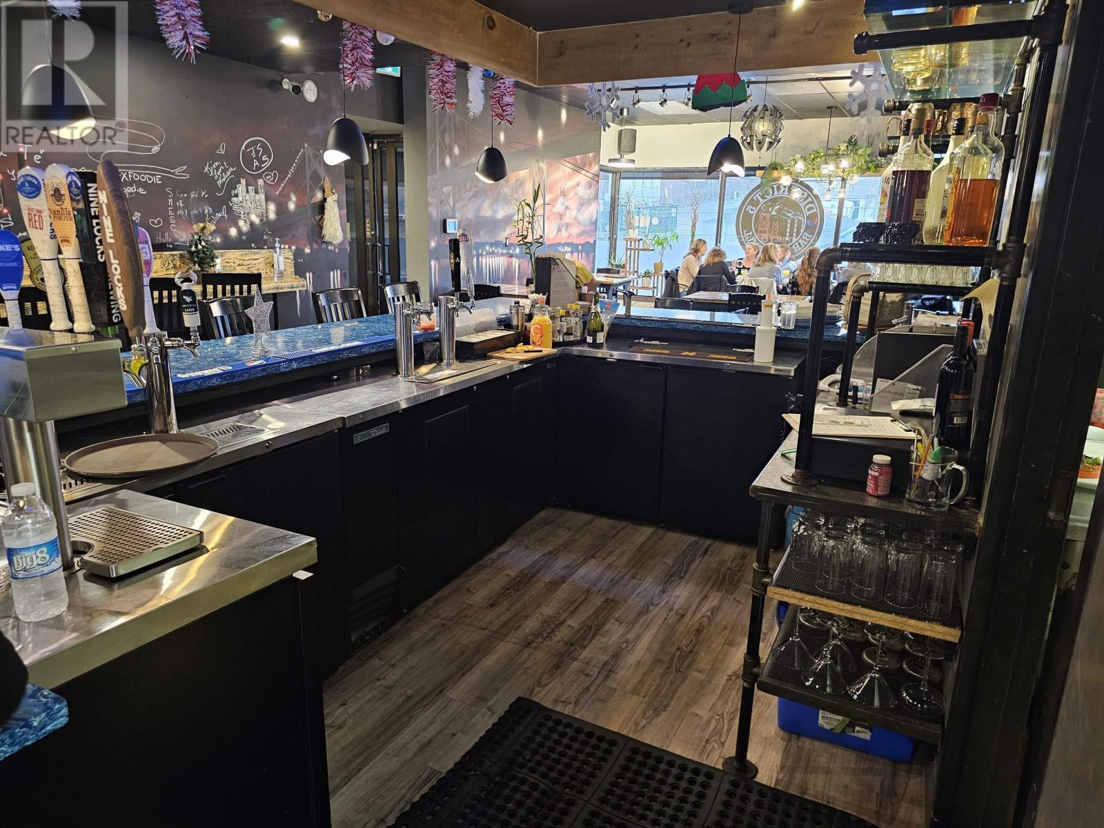 District 5 Bar & Grill, 65 King Street, Dartmouth, Nova Scotia  B2Y 4C2 - Photo 3 - 202427785