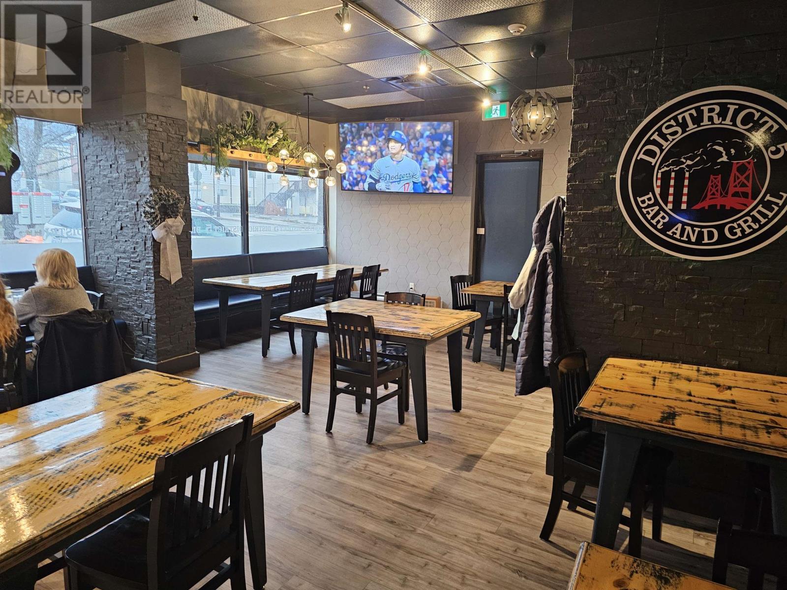 District 5 Bar & Grill, 65 King Street, Dartmouth, Nova Scotia  B2Y 4C2 - Photo 9 - 202427785