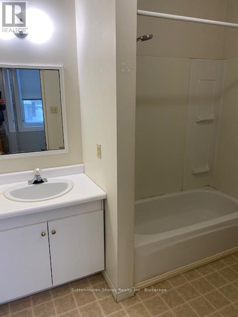 602 Goderich Street, Saugeen Shores, Ontario  N0H 2C0 - Photo 13 - X11881437