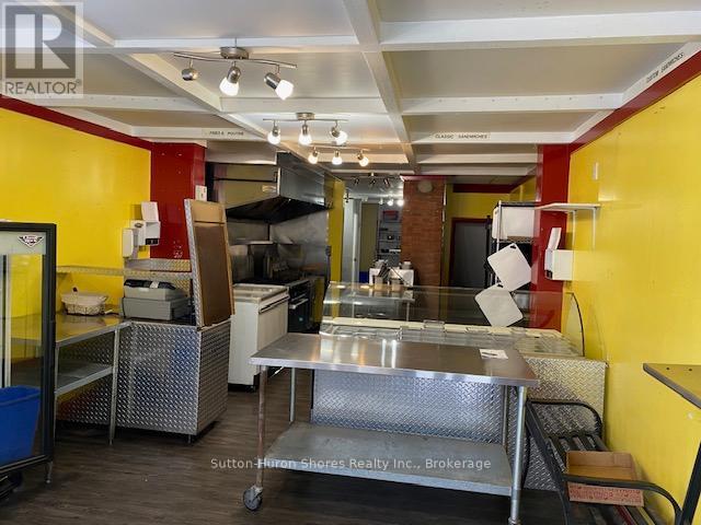 602 Goderich Street, Saugeen Shores, Ontario  N0H 2C0 - Photo 3 - X11881437